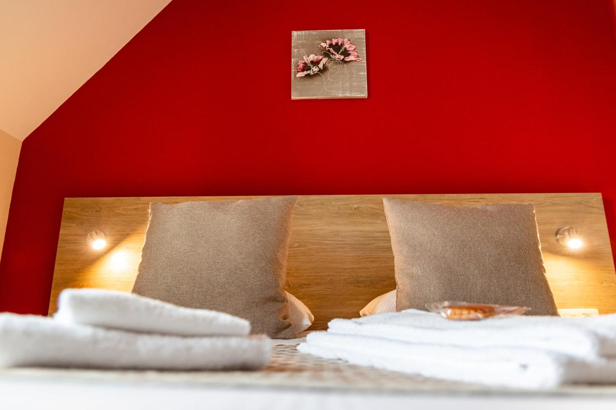 Hotel Le Bon Cap Plurien Esterno foto